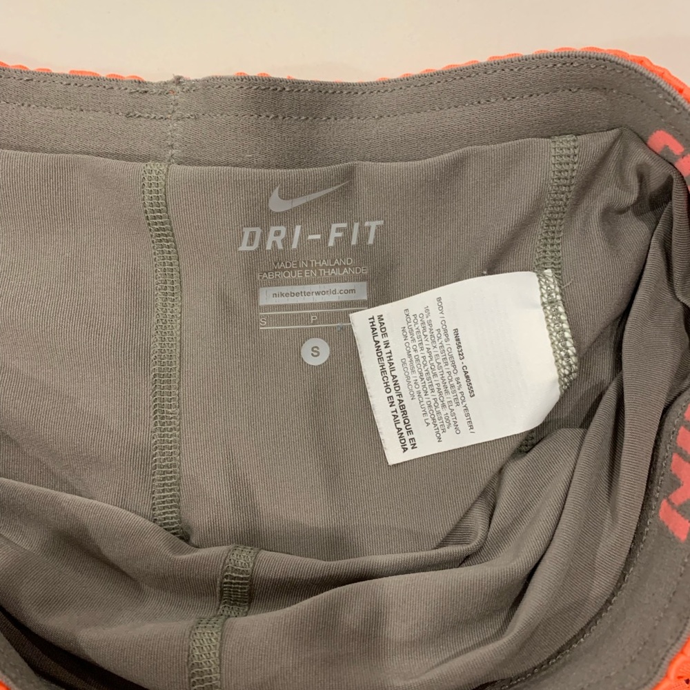 Nike - Picture 2 of 2